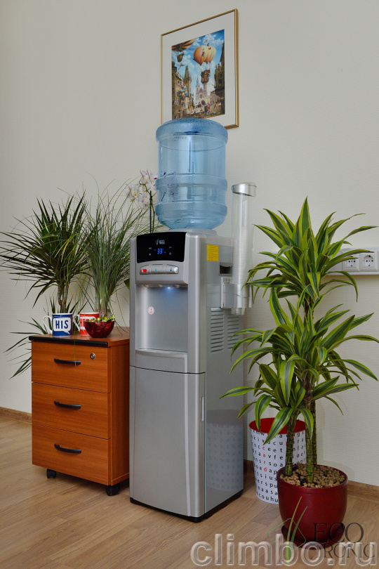 Кулер со шкафчиком и монитором Ecotronic M6-LCPM — фото товара